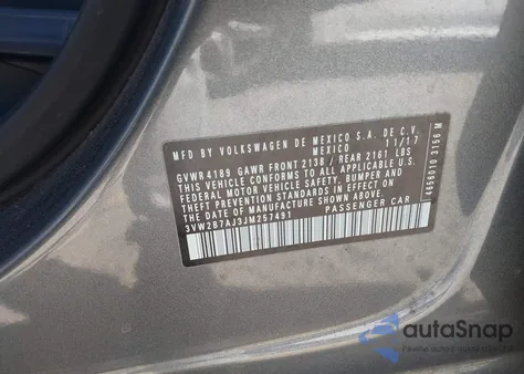 2018 Volkswagen Jetta 1.4T S z USA, uszkodzony, nr VIN 3VW2B7AJ3JM257491